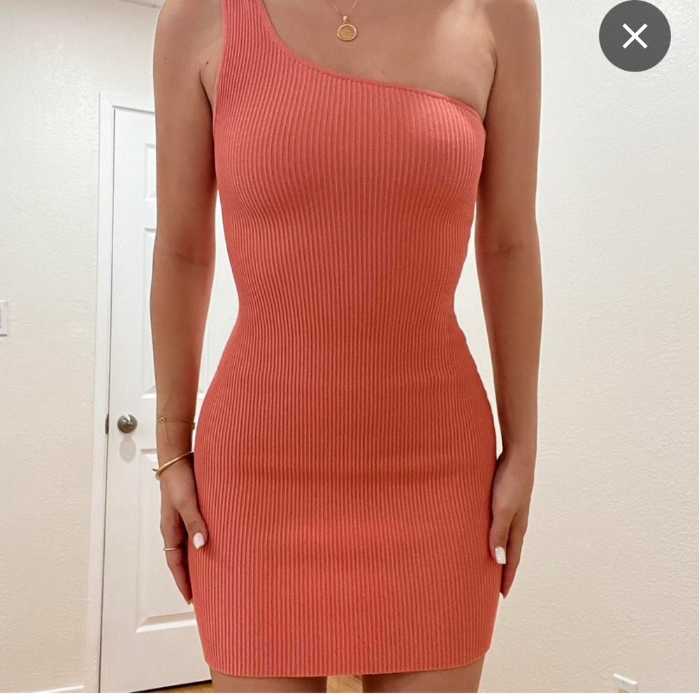Aritzia Babaton Sculpt Knit One-Shoulder Dress Size L Grapefruit Coral - Picture 5 of 13